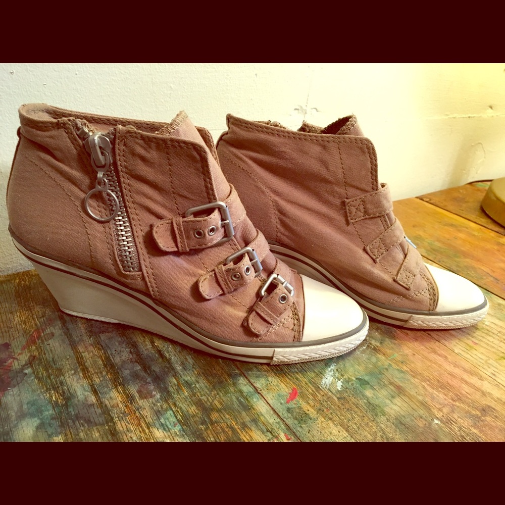 Women’s three buckled wedges